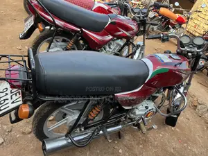 Bajaj Boxer 100 2021 Red