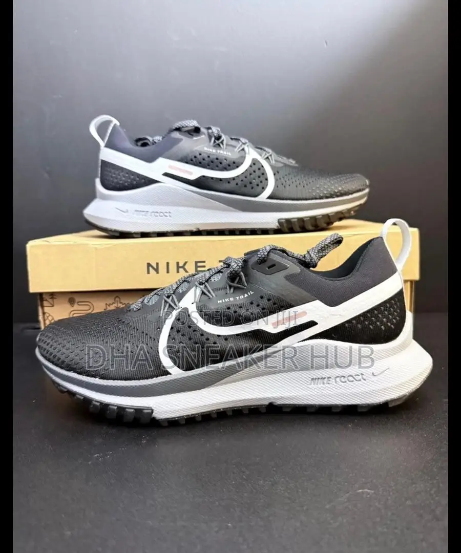 Nike Everyday Sneakers
