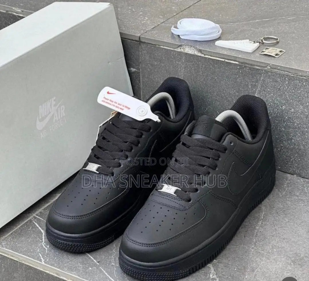Airforce 1 Black Plain Everyday Sneaker