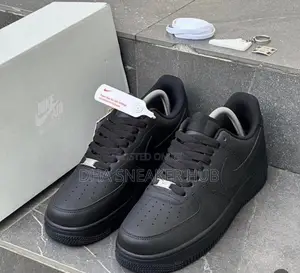 Airforce 1 Black Plain Everyday Sneaker