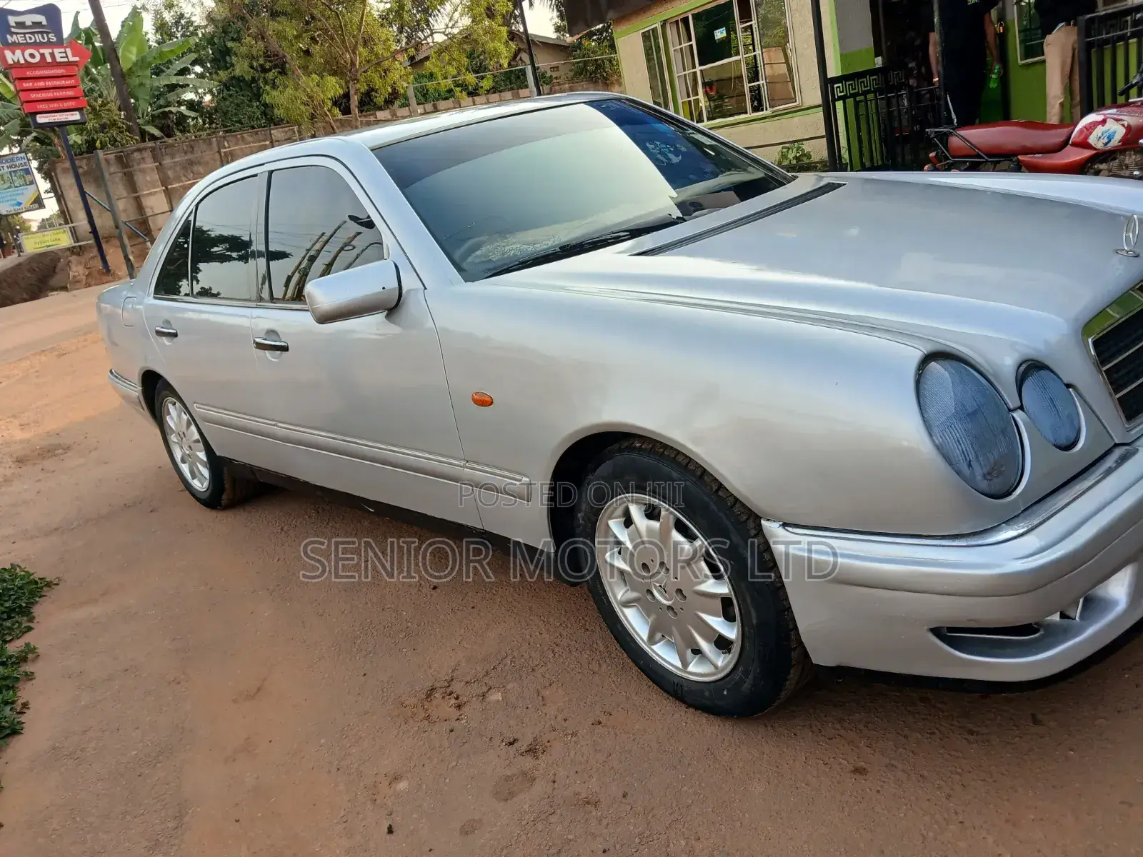 Mercedes-Benz E200 2002 Silver