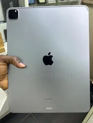 Apple iPad Pro 12.9 (2022) 128 GB Gray