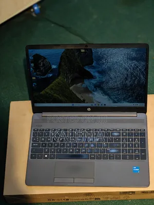 Laptop HP 250 G10 8GB Intel Core i5 HDD+SSD 256GB
