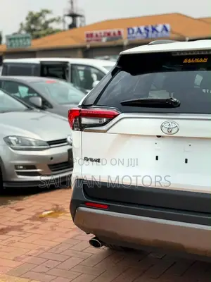 Toyota RAV4 Limited AWD 2020 White