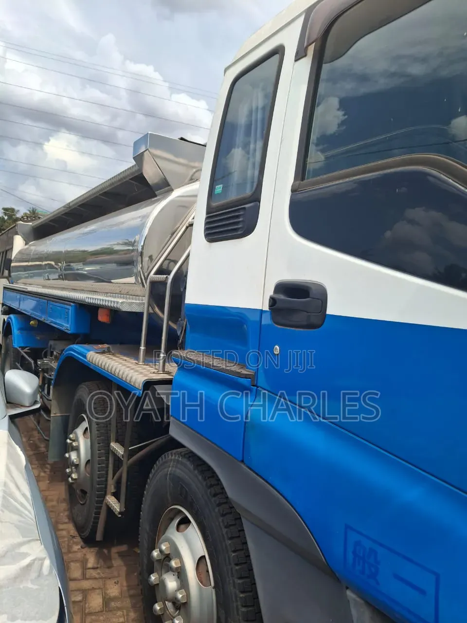 Isuzu Giga Milk Tanker