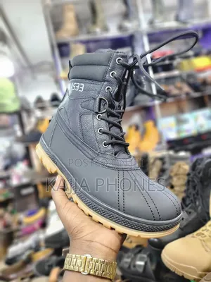 A533 Boots