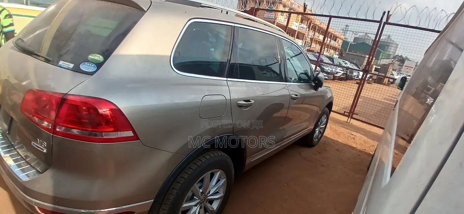 Volkswagen Touareg TDI Executive AWD 4MOTION 2015 Gold