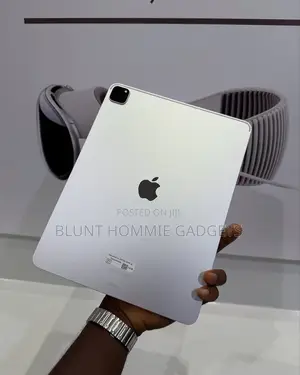 Apple iPad Pro 12.9 (2022) 256 GB Silver