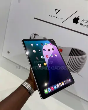Apple iPad Pro 12.9 (2022) 256 GB Silver