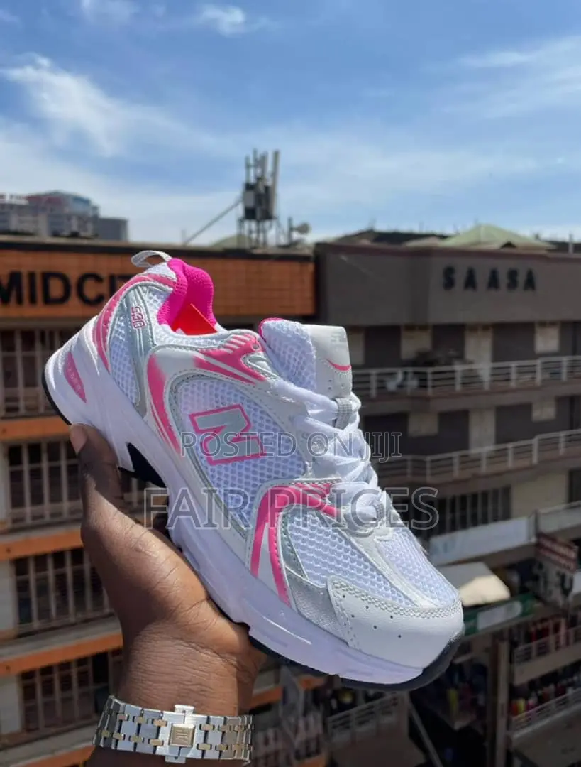 530 New Balance Sneakers