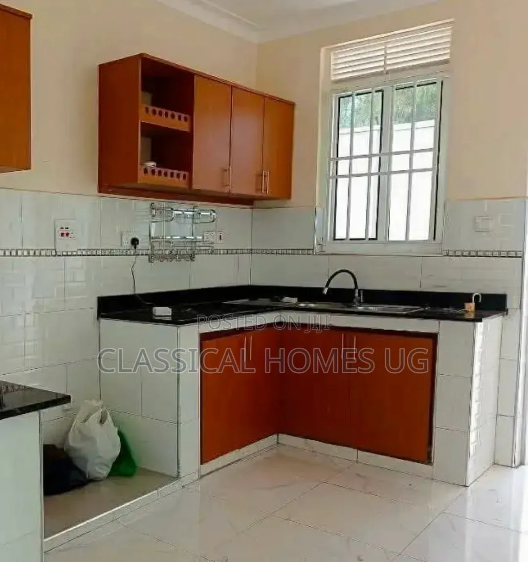 4bdrm Duplex in Muyenga, Central Division for rent