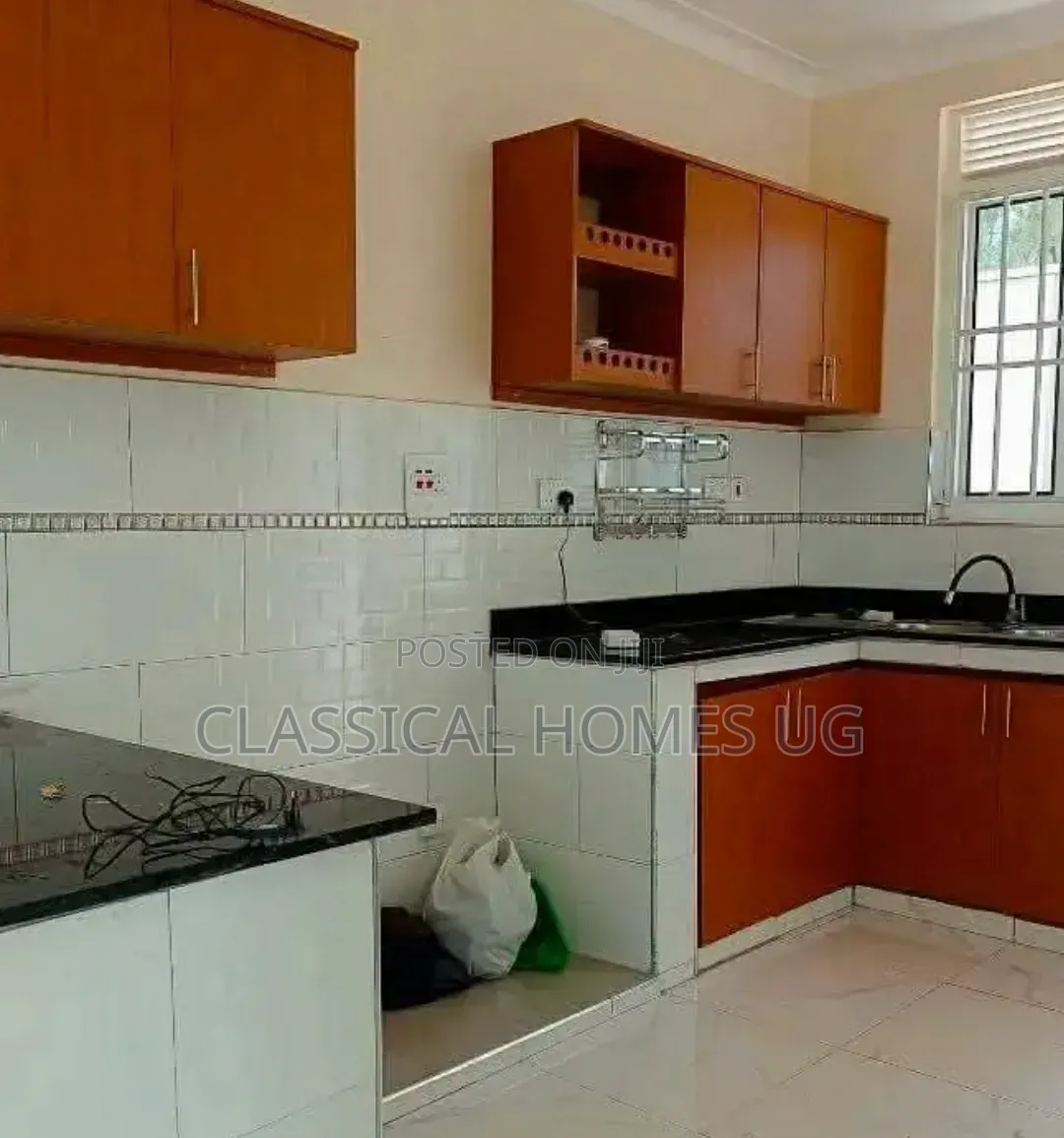 4bdrm Duplex in Muyenga, Central Division for rent