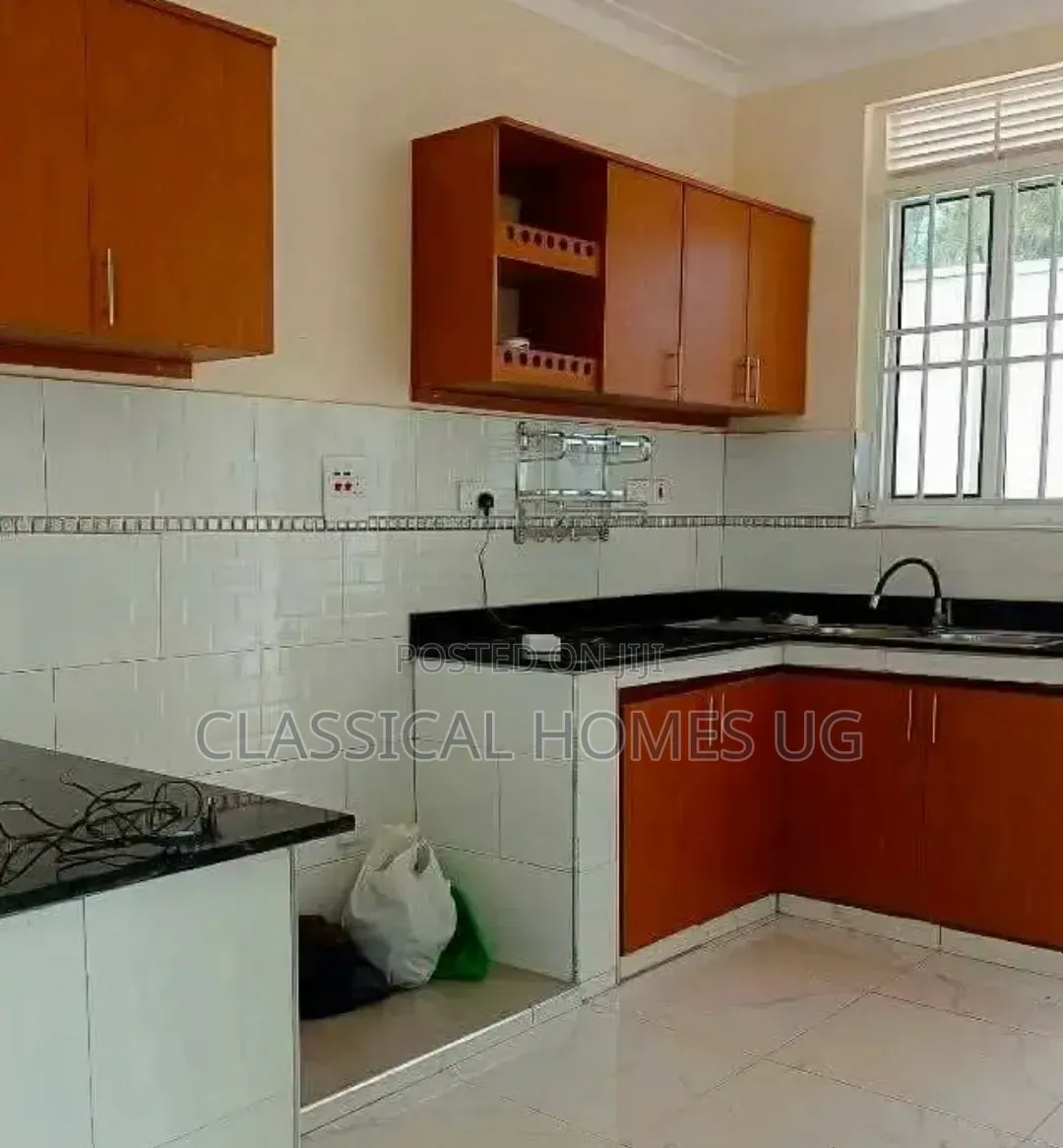 4bdrm Duplex in Muyenga, Central Division for rent