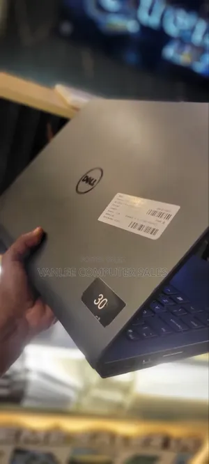 Laptop Dell Latitude 3350 8GB Intel Core i5 HDD+SSD 250GB