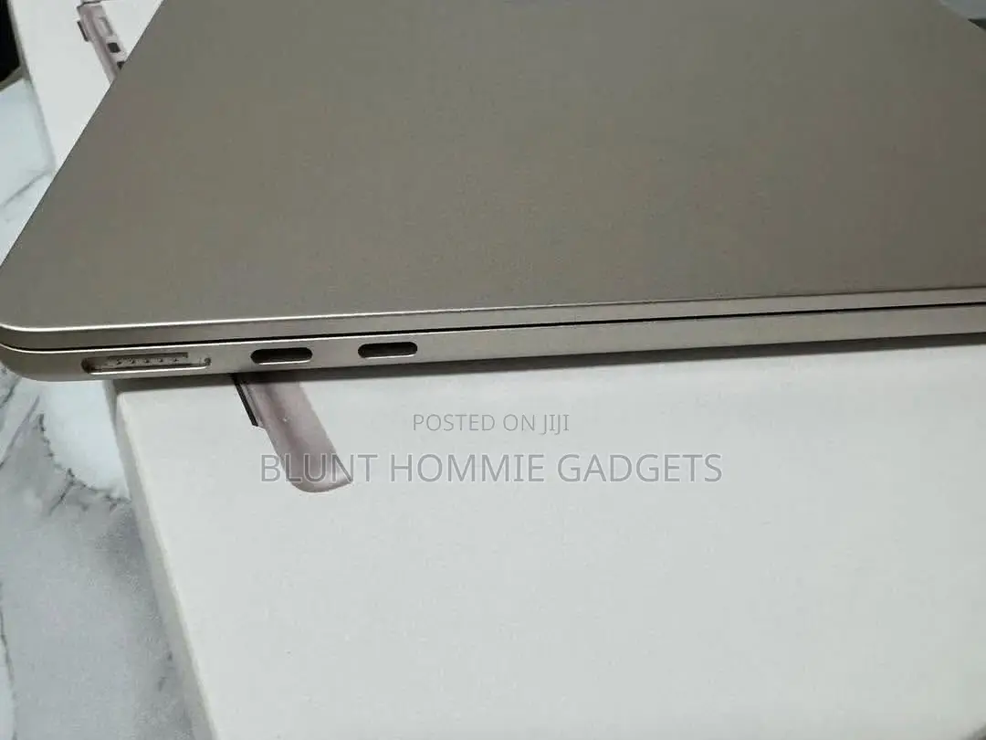 Laptop Apple MacBook Air 2022 M2 16GB Apple M2 SSD 512GB
