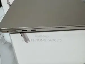 Laptop Apple MacBook Air 2022 M2 16GB Apple M2 SSD 512GB