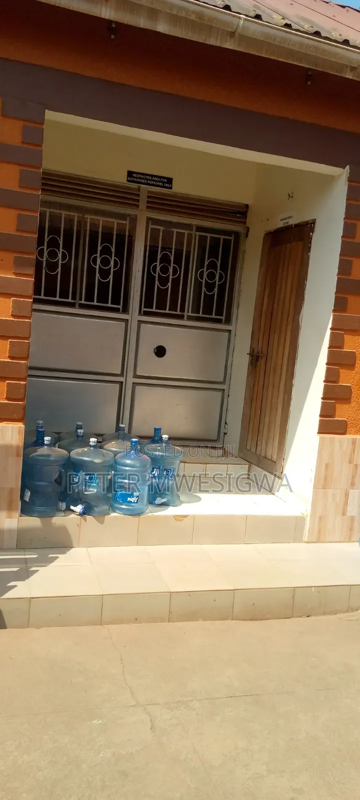 10bdrm House in Nabweru for sale