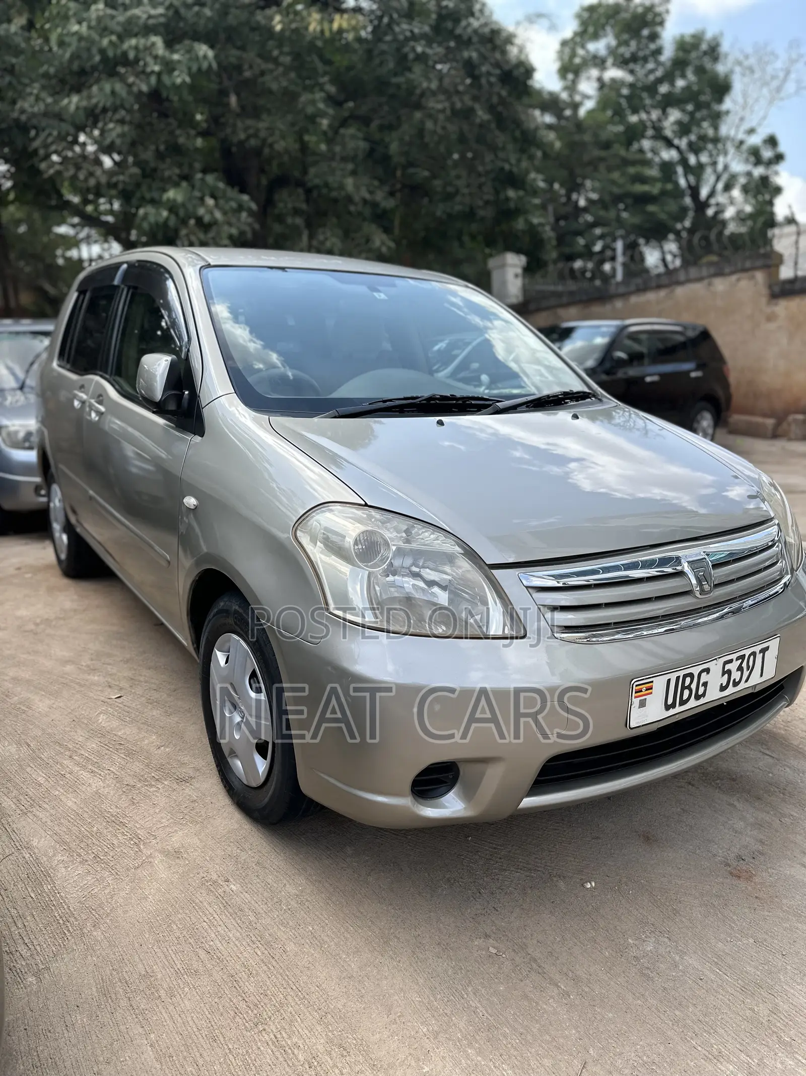 Toyota Raum 2007 Silver