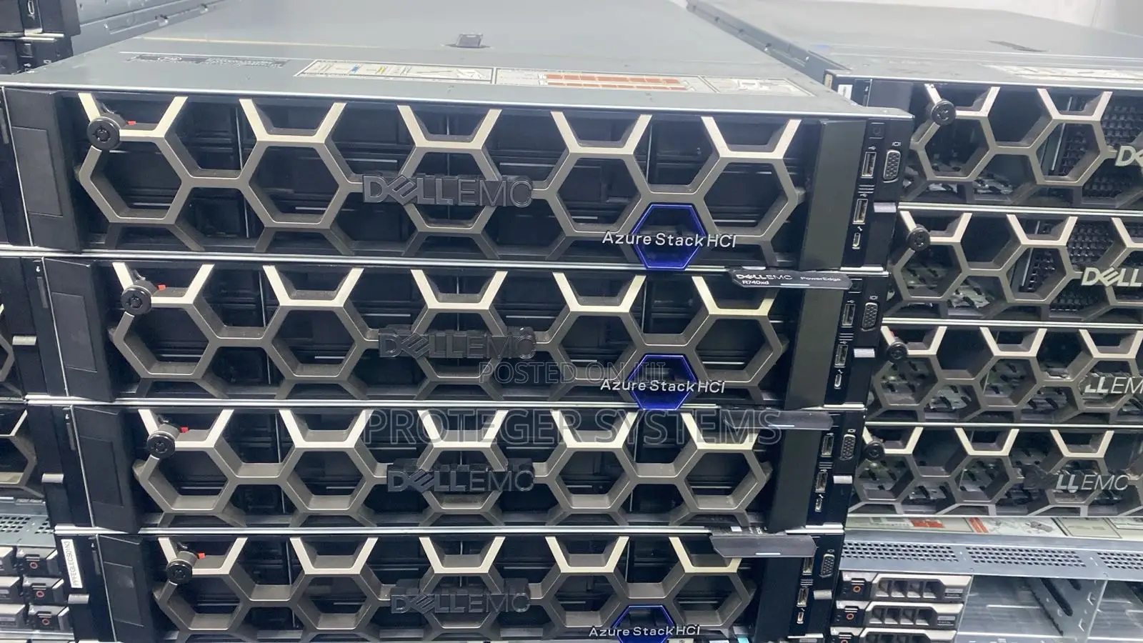 Server Dell PowerEdge R740xd 32GB Intel Xeon HDD+SSD 6T