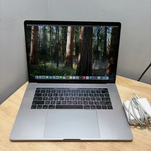 Laptop Apple MacBook Pro 2018 8GB Intel Core i5 SSD 256GB