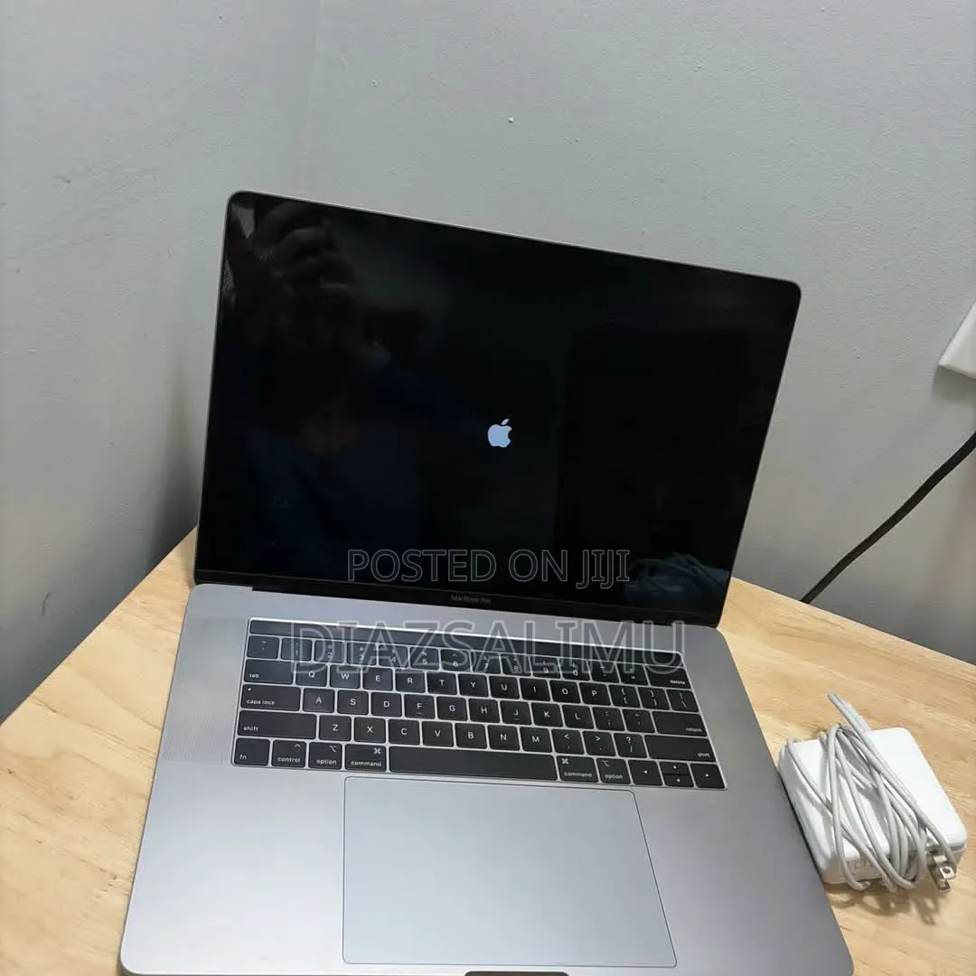 Laptop Apple MacBook Pro 2018 8GB Intel Core i5 SSD 256GB