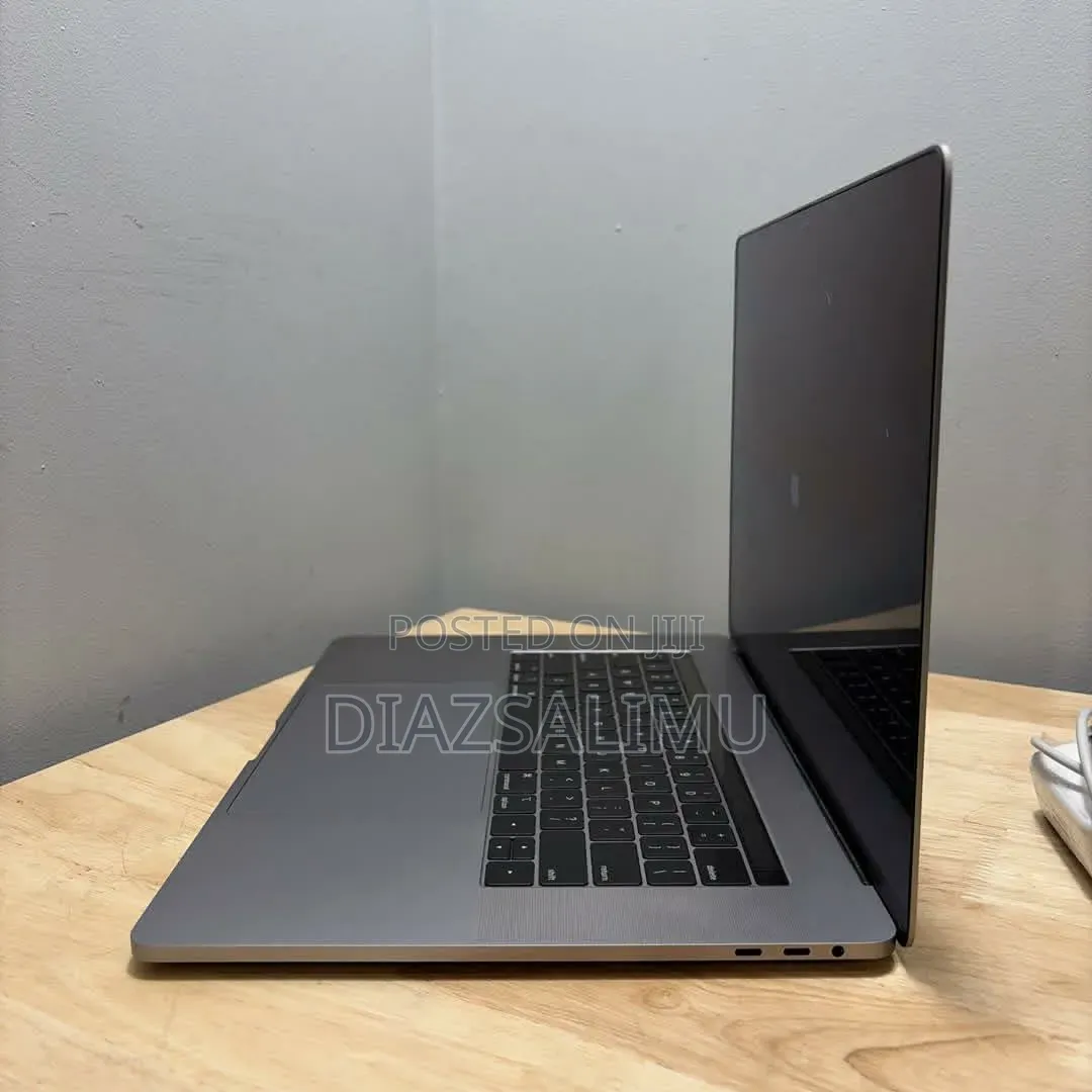 Laptop Apple MacBook Pro 2018 8GB Intel Core i5 SSD 256GB