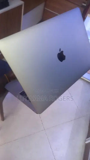 Laptop Apple MacBook Pro 2017 8GB Intel Core i5 SSD 256GB