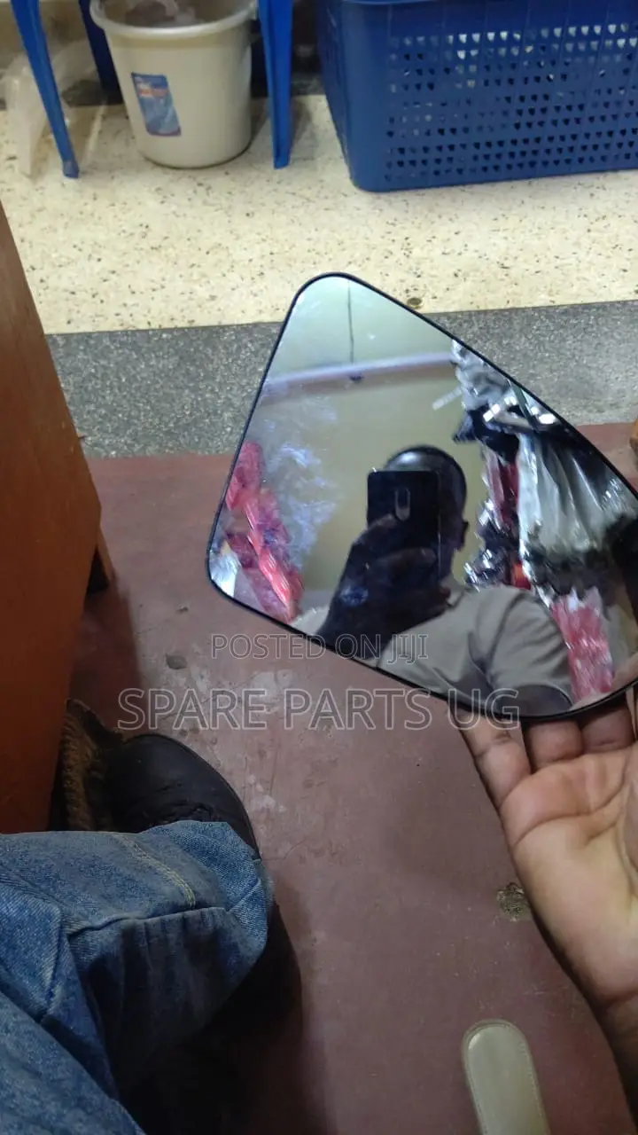 Nissan Dualis / Qashqai Side Mirror Glass