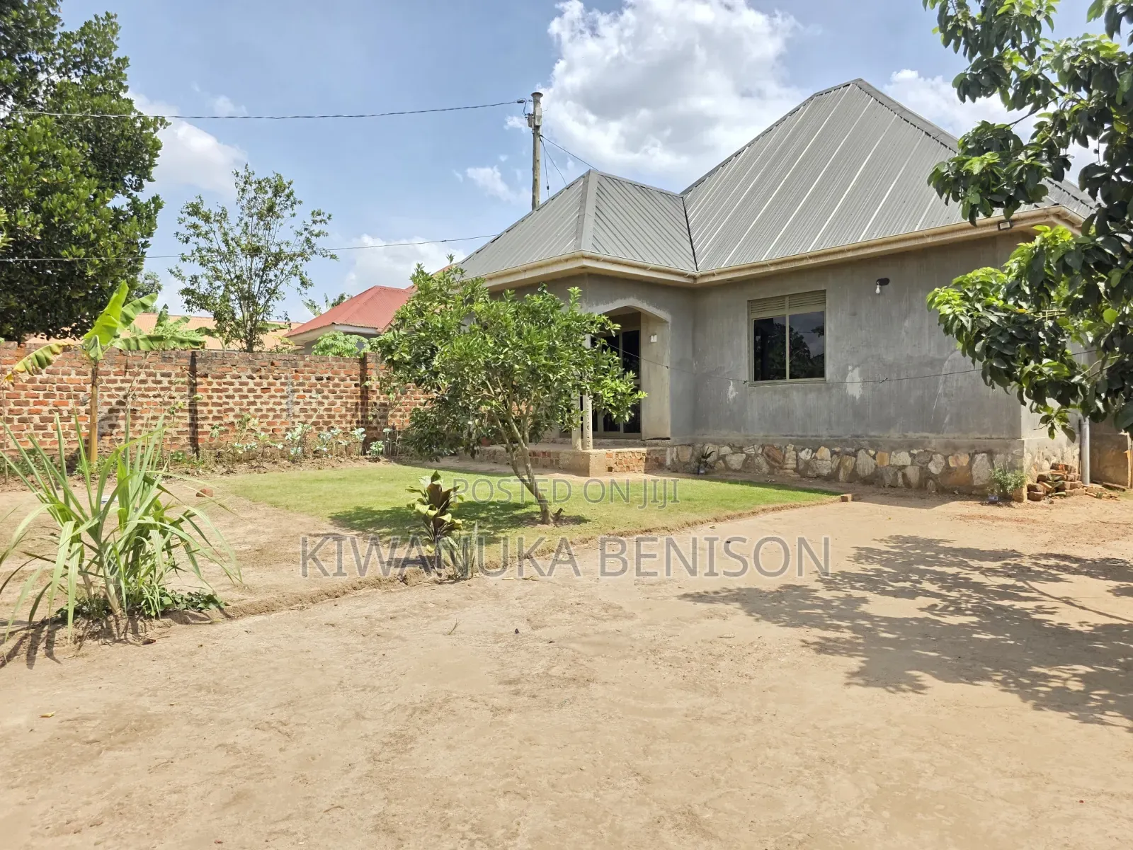 3bdrm House in Buloba, Central Division for sale