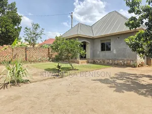 3bdrm House in Buloba, Central Division for sale
