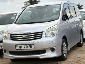 Toyota Noah 2.0 158hp AWD (8 Seater) 2012 Silver