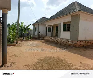 3bdrm Bungalow in Nsangi, Central Division for sale