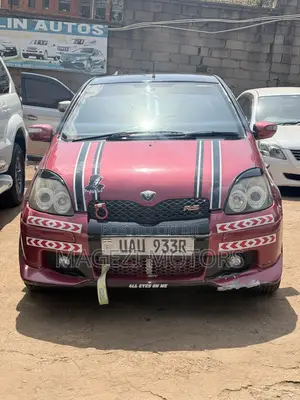 Toyota Vitz 2007 Red