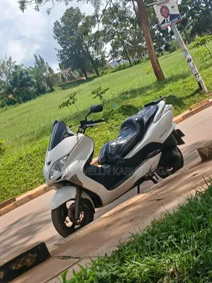 Honda Forza 2013 White