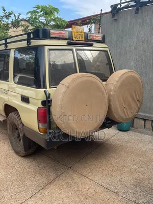 Toyota Land Cruiser 2006 Beige