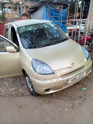 Toyota Fun Cargo 2001 Beige