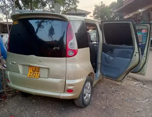 Toyota Fun Cargo 2001 Beige