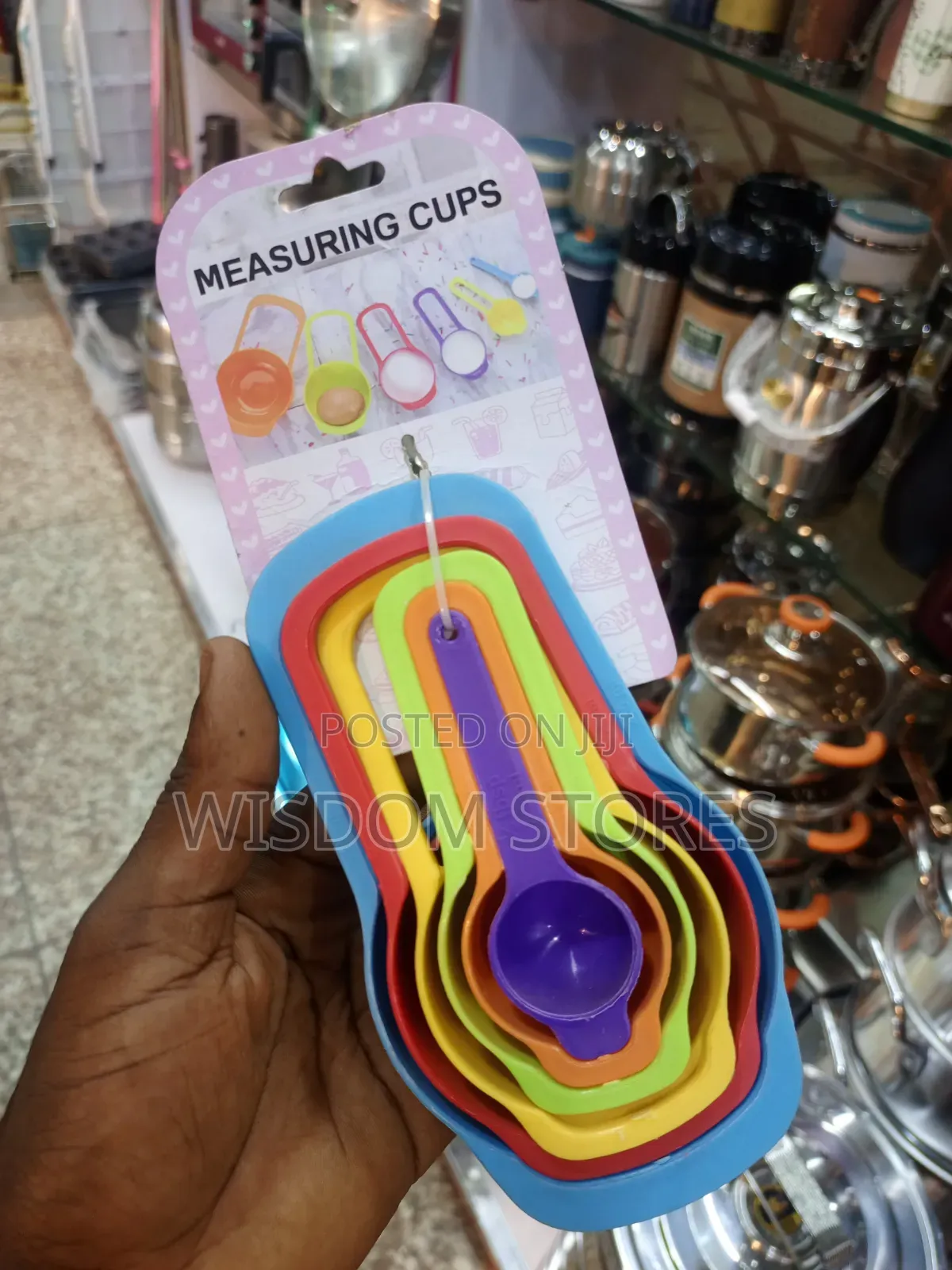 6-Piece Set of Nesting Measuring Cups and Spoons.