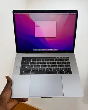 Laptop Apple MacBook Pro 2019 32GB Intel Core i9 SSD 256GB