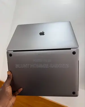 Laptop Apple MacBook Pro 2019 32GB Intel Core i9 SSD 256GB