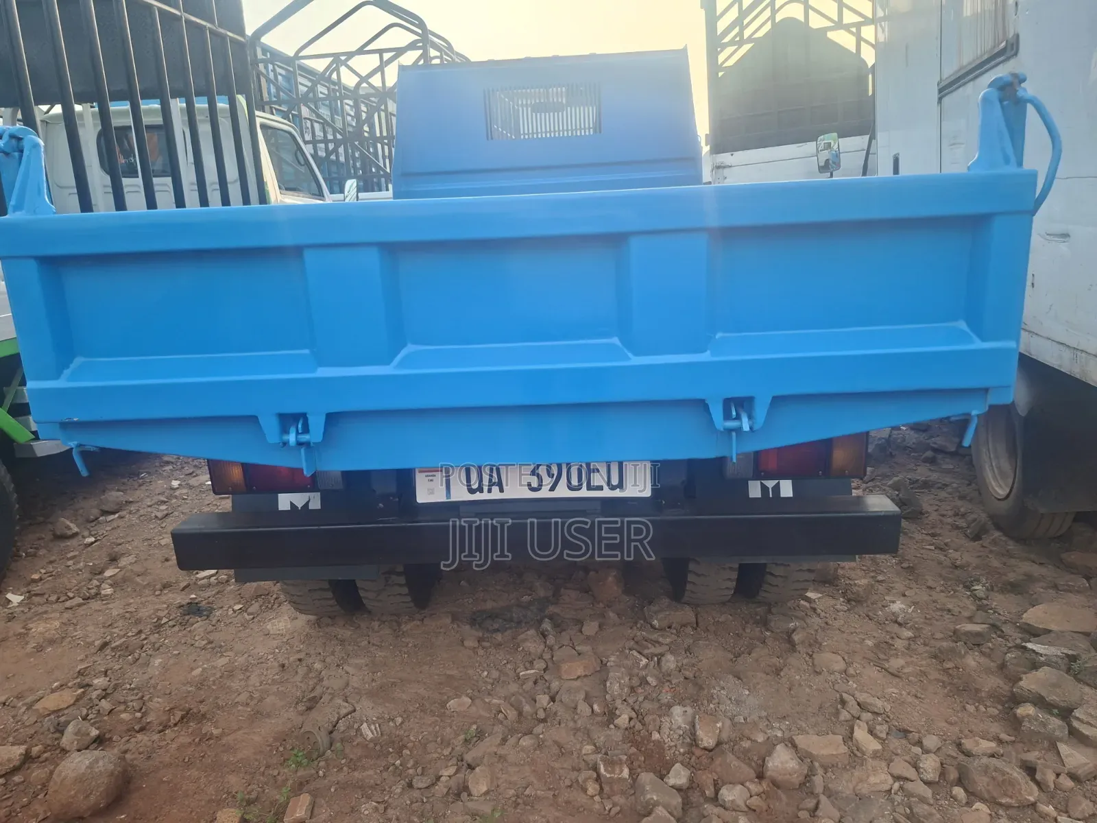 Isuzu Elf Dumper