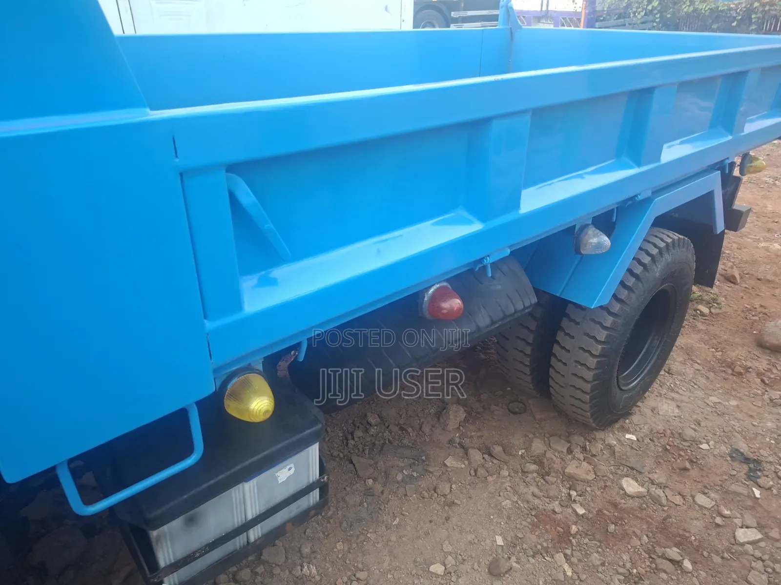 Isuzu Elf Dumper