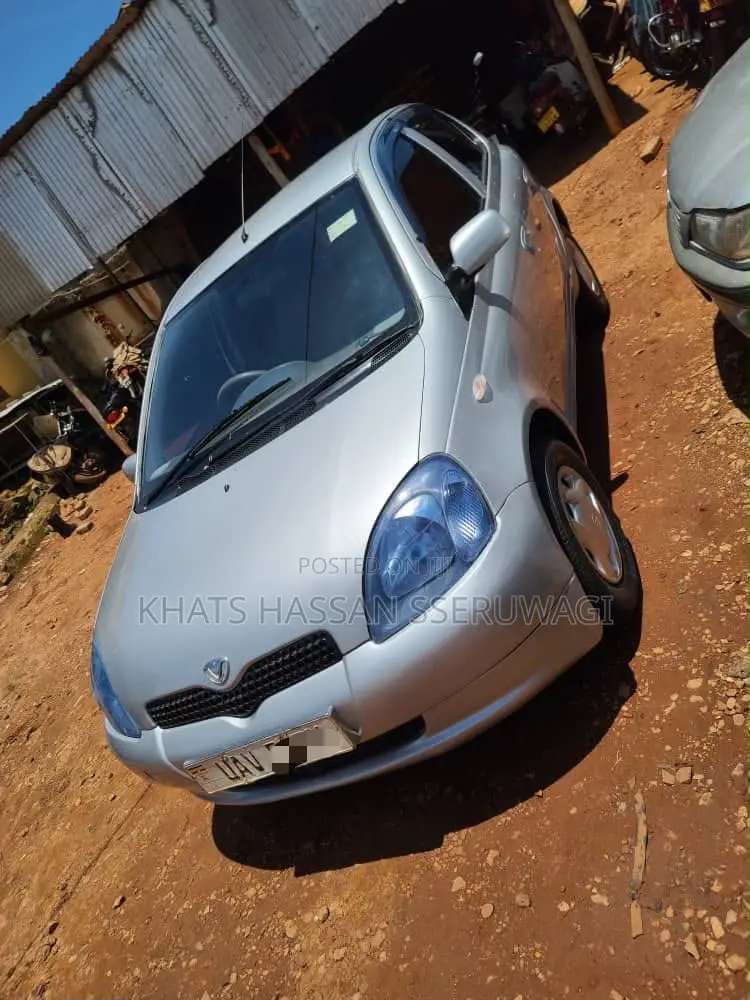 Toyota Vitz 1.5 FWD 3dr 2008 Gray