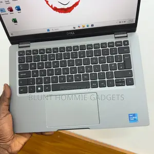 Laptop Dell Latitude 5320 16GB Intel Core i5 SSD 256GB