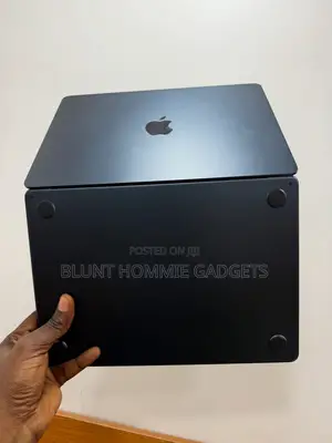 Laptop Apple MacBook Air 2024 M3 8GB Apple M3 SSD 256GB
