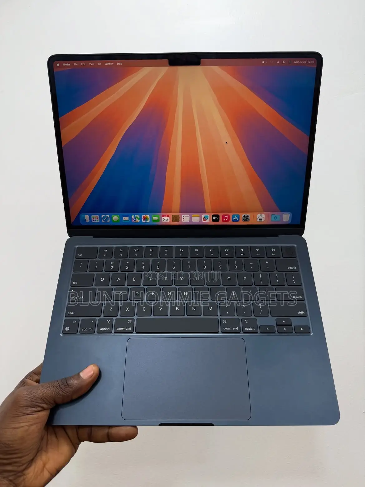 Laptop Apple MacBook Air 2024 M3 8GB Apple M3 SSD 256GB