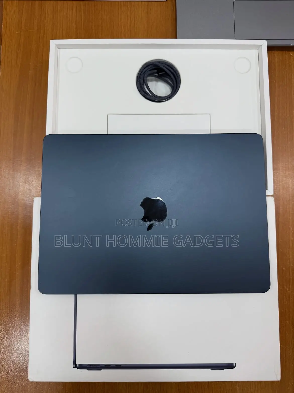 Laptop Apple MacBook Air 2024 M3 8GB Apple M3 SSD 256GB