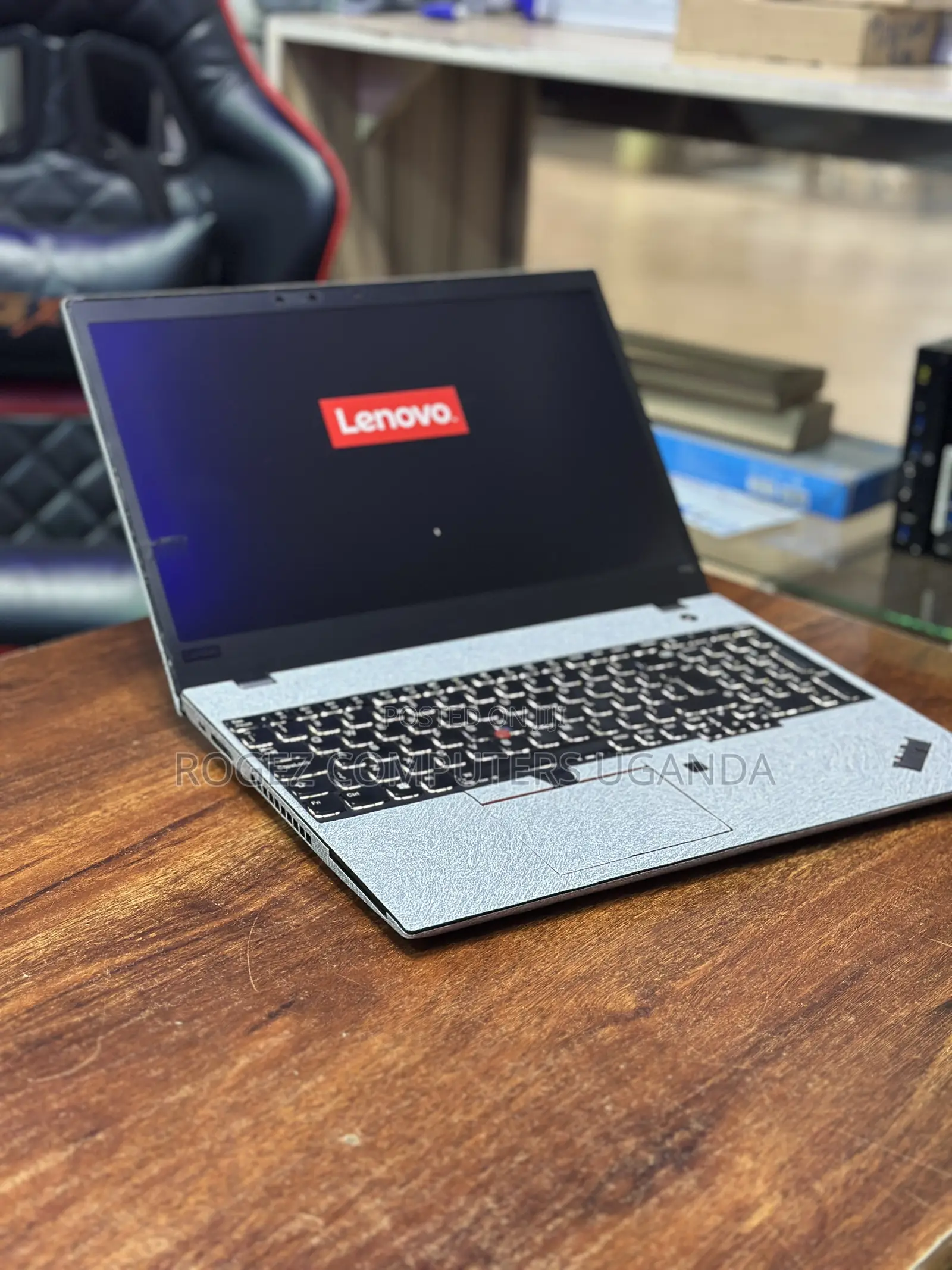 New Laptop Lenovo ThinkPad P52s 8GB Intel Core i7 SSD 256GB