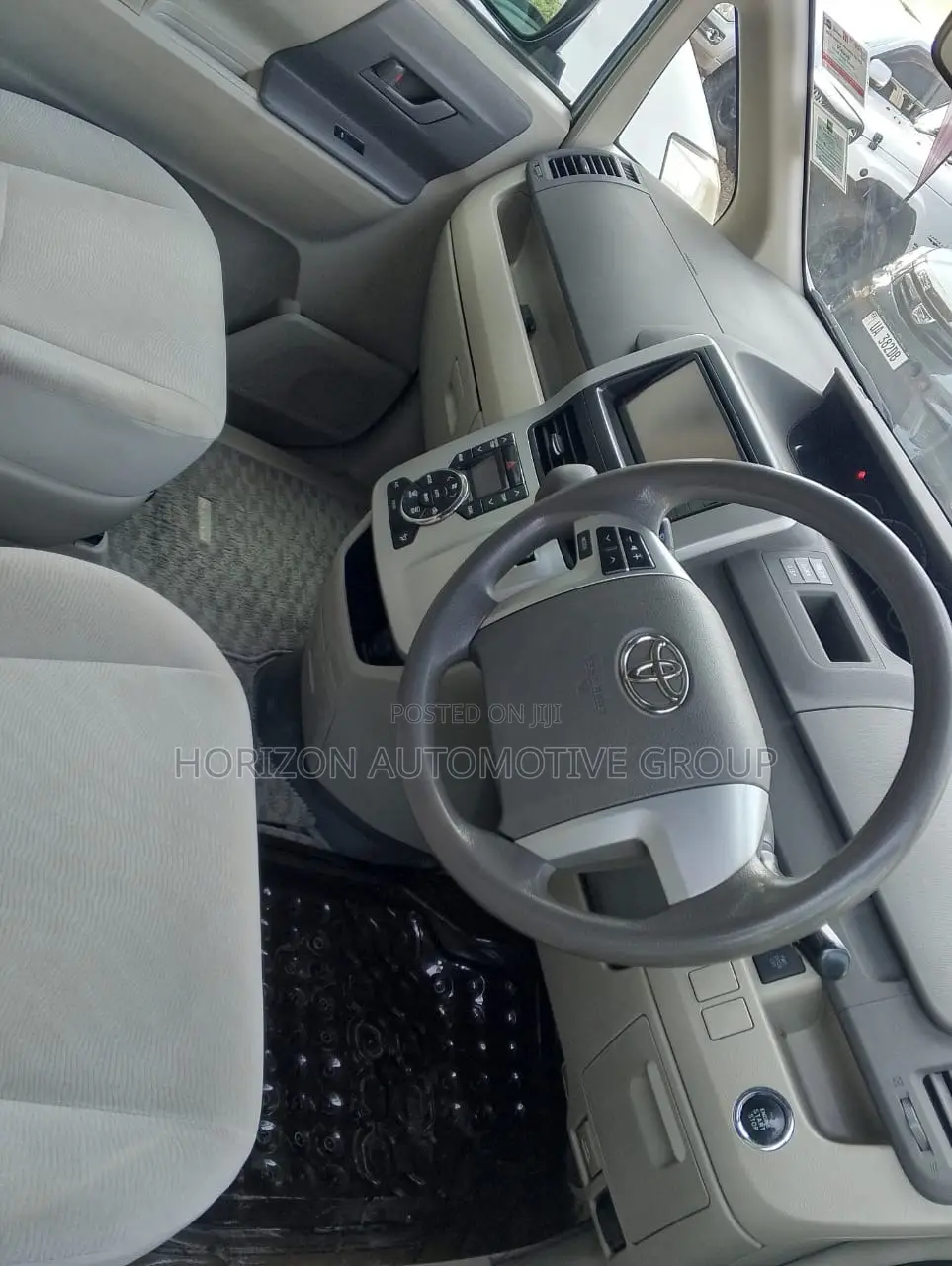 Toyota Noah 2.0 143hp FWD (8 Seater) 2010 Blue