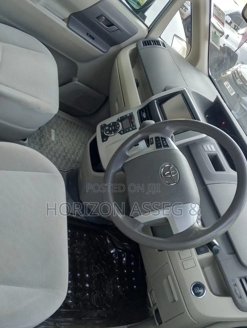 Toyota Noah 2.0 143hp FWD (8 Seater) 2010 Blue